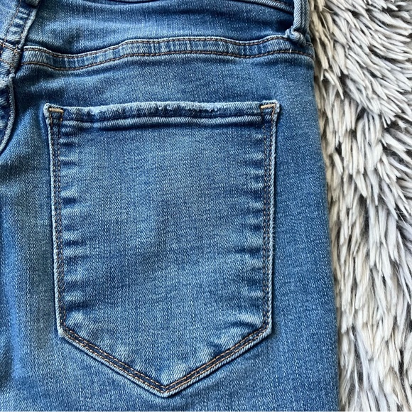 Abercrombie and Fitch- 26- Super Skinny Ankle High Rise Jeans Embroidered Stars - Picture 8 of 9